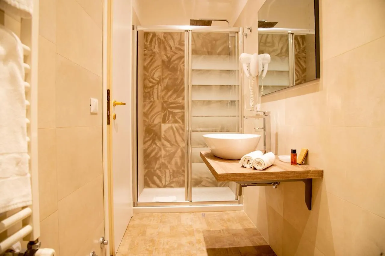 Hotel Domus Napoleone Roma