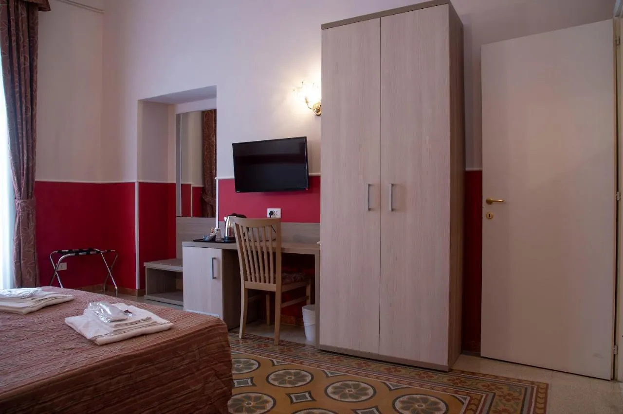 Domus Napoleone Hotel Rome 3*,